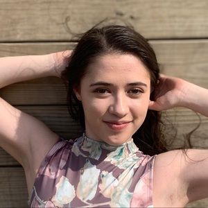 Meet your Posher, Cassandra